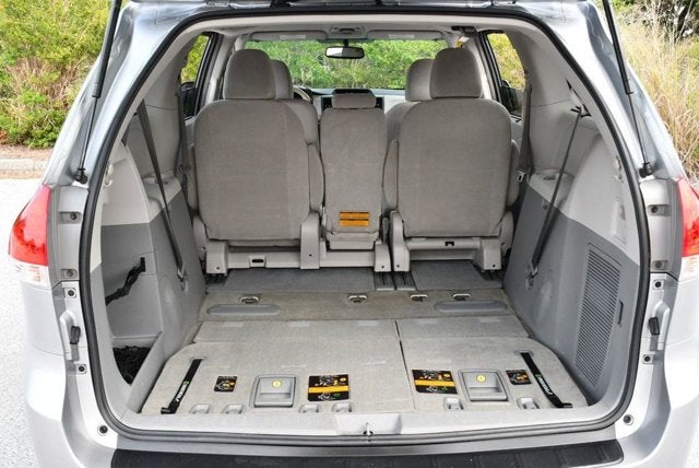 2014 Toyota Sienna 5 Door 8-Passenger Van V6 LE FWD