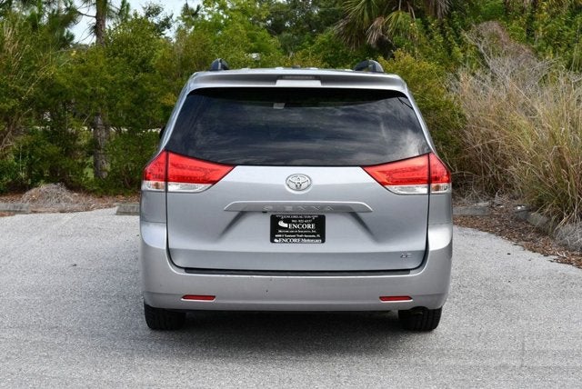 2014 Toyota Sienna 5 Door 8-Passenger Van V6 LE FWD