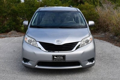 2014 Toyota Sienna 5 Door 8-Passenger Van V6 LE FWD