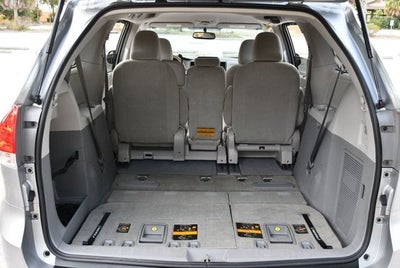 2014 Toyota Sienna 5 Door 8-Passenger Van V6 LE FWD