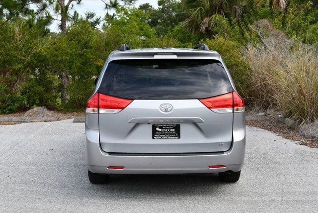 2014 Toyota Sienna 5 Door 8-Passenger Van V6 LE FWD