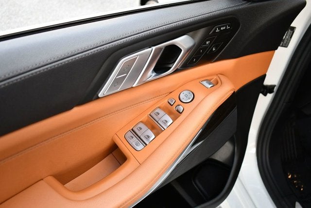 2021 BMW X7 xDrive40i Sports Activity Vehicle W/Premium Package 2