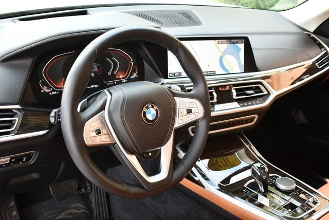 2021 BMW X7 xDrive40i Sports Activity Vehicle W/Premium Package 2
