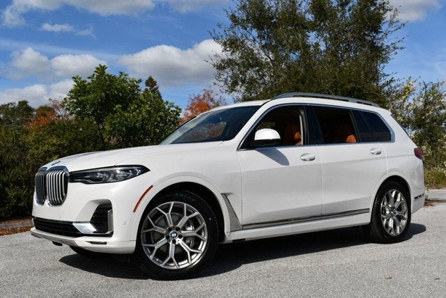 2021 BMW X7 xDrive40i Sports Activity Vehicle W/Premium Package 2