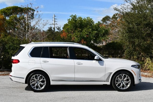 2021 BMW X7 xDrive40i Sports Activity Vehicle W/Premium Package 2