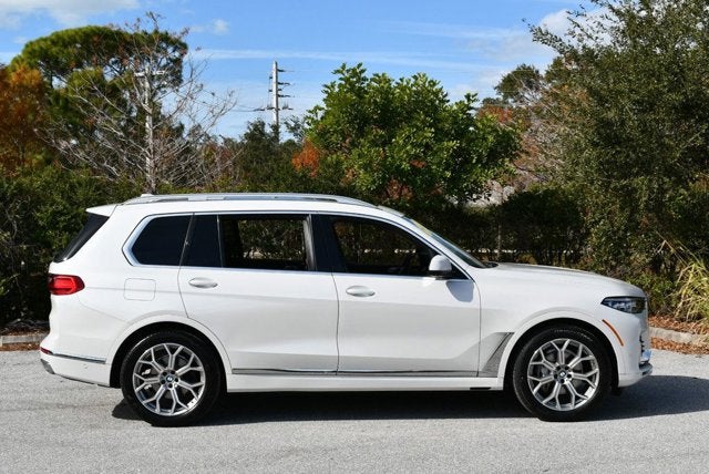 2021 BMW X7 xDrive40i Sports Activity Vehicle W/Premium Package 2