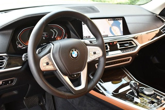 2021 BMW X7 xDrive40i Sports Activity Vehicle W/Premium Package 2