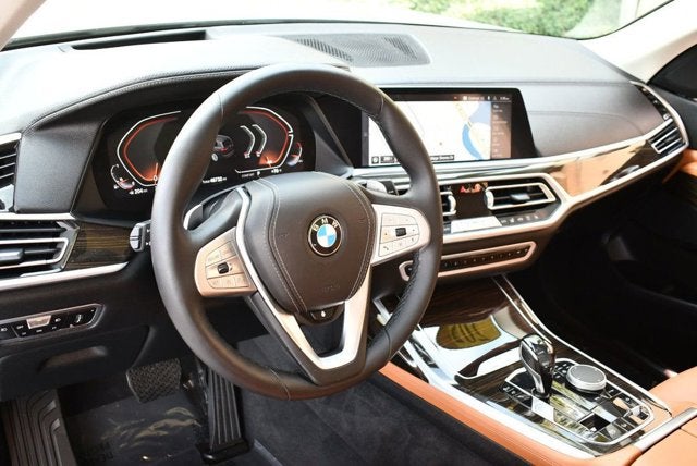 2021 BMW X7 xDrive40i Sports Activity Vehicle W/Premium Package 2