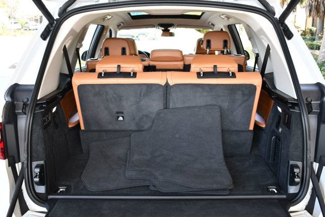 2021 BMW X7 xDrive40i Sports Activity Vehicle W/Premium Package 2