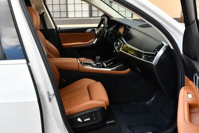 2021 BMW X7 xDrive40i Sports Activity Vehicle W/Premium Package 2