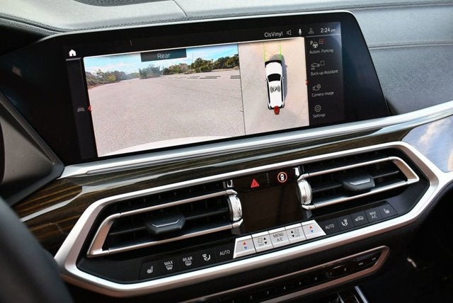 2021 BMW X7 xDrive40i Sports Activity Vehicle W/Premium Package 2