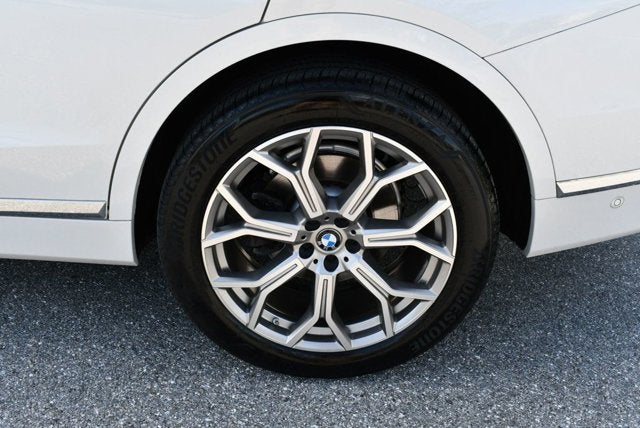 2021 BMW X7 xDrive40i Sports Activity Vehicle W/Premium Package 2