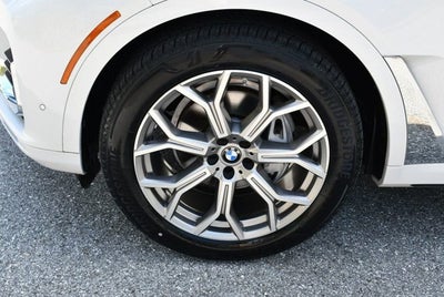 2021 BMW X7 xDrive40i Sports Activity Vehicle W/Premium Package 2