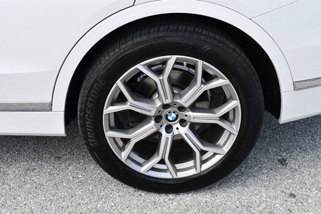 2021 BMW X7 xDrive40i Sports Activity Vehicle W/Premium Package 2