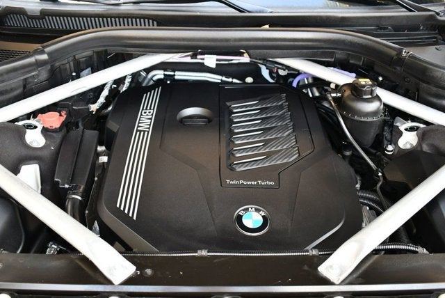 2021 BMW X7 xDrive40i Sports Activity Vehicle W/Premium Package 2