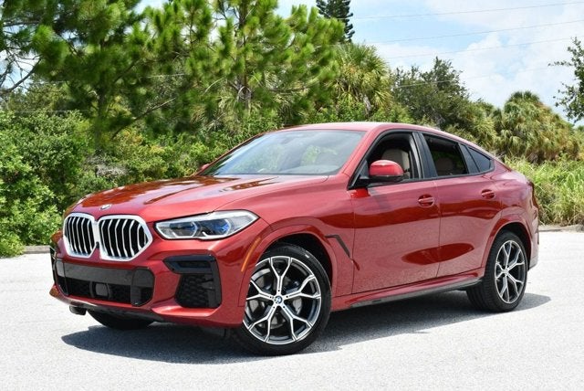 2022 BMW X6 xDrive40i Sports Activity W/M Sport and Executive Packages