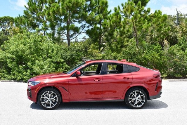 2022 BMW X6 xDrive40i Sports Activity W/M Sport and Executive Packages