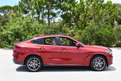 2022 BMW X6 xDrive40i Sports Activity W/M Sport and Executive Packages