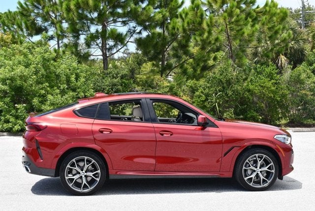 2022 BMW X6 xDrive40i Sports Activity W/M Sport and Executive Packages