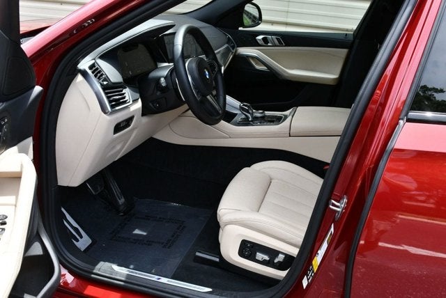 2022 BMW X6 xDrive40i Sports Activity W/M Sport and Executive Packages