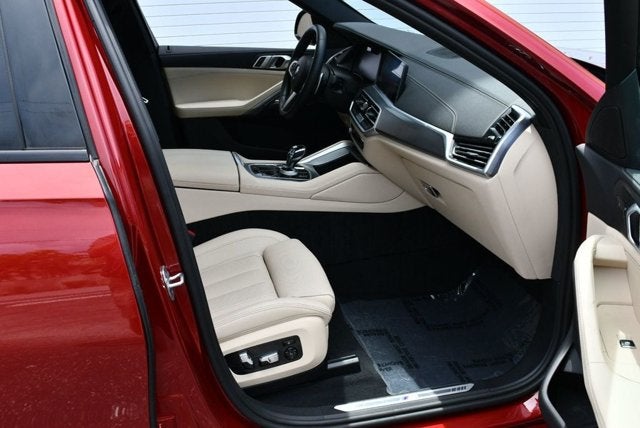 2022 BMW X6 xDrive40i Sports Activity W/M Sport and Executive Packages