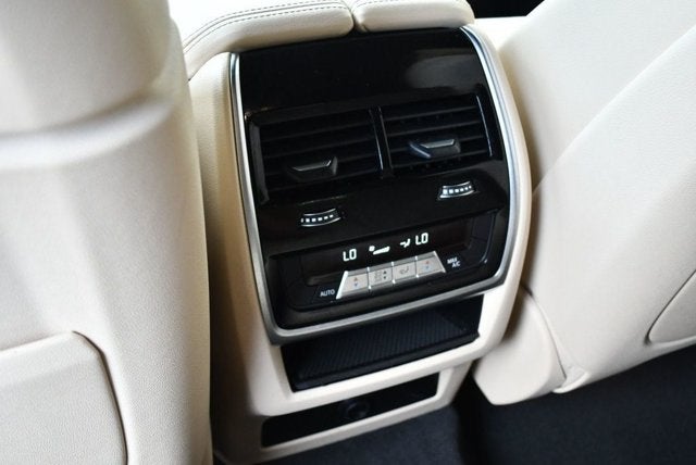 2022 BMW X6 xDrive40i Sports Activity W/M Sport and Executive Packages