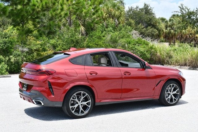 2022 BMW X6 xDrive40i Sports Activity W/M Sport and Executive Packages