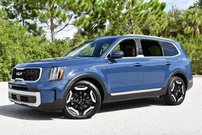 2023 Kia Telluride EX FWD SUV W/Navigation & Ventilated Front Seats