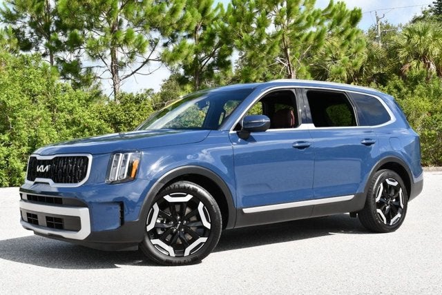 2023 Kia Telluride EX FWD SUV W/Navigation & Ventilated Front Seats