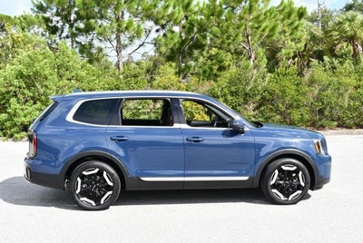 2023 Kia Telluride EX FWD SUV W/Navigation & Ventilated Front Seats