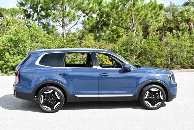 2023 Kia Telluride EX FWD SUV W/Navigation & Ventilated Front Seats