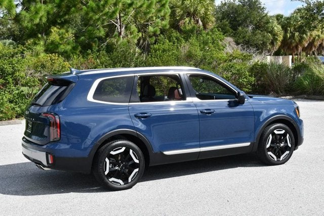2023 Kia Telluride EX FWD SUV W/Navigation & Ventilated Front Seats