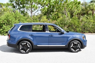 2023 Kia Telluride EX FWD SUV W/Navigation & Ventilated Front Seats