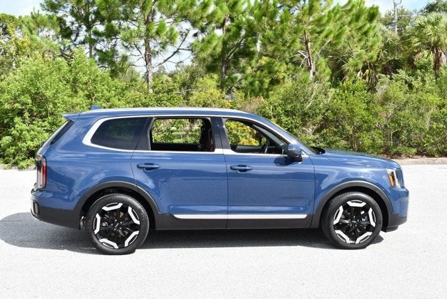 2023 Kia Telluride EX FWD SUV W/Navigation & Ventilated Front Seats