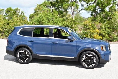 2023 Kia Telluride EX FWD SUV W/Navigation & Ventilated Front Seats