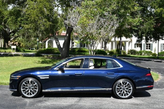 2023 Genesis G90 e-SC