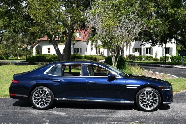 2023 Genesis G90 e-SC