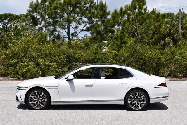 2026 Genesis G90 3.5T e-SC AWD W/Navigation and Bang & Olufsen Audio