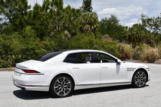 2026 Genesis G90 3.5T e-SC AWD W/Navigation and Bang & Olufsen Audio