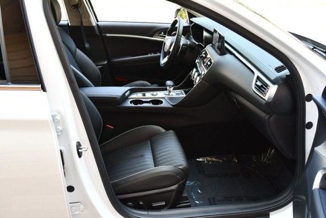 2023 Genesis G70 3.3T RWD Sedan W/Navigation & Blind Spot Assist