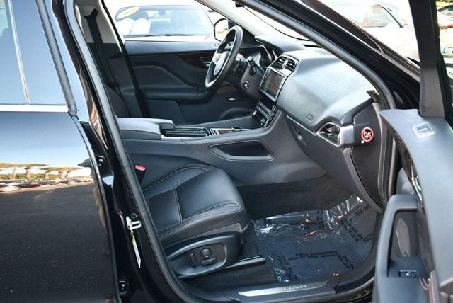 2018 Jaguar F-PACE 25t Prestige AWD SUV W/Vision & Comfort/Convenience Packages