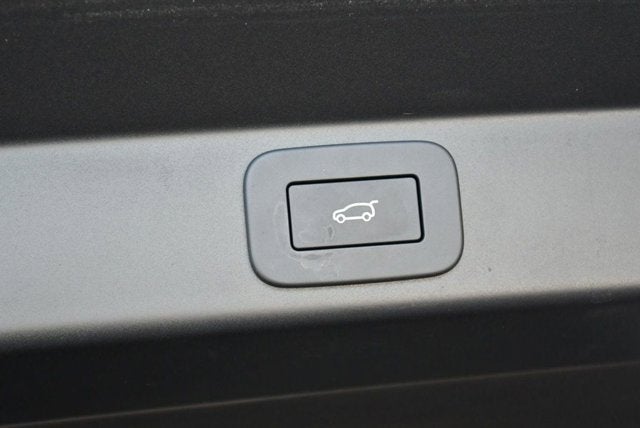 2024 Land Rover Range Rover Sport P400 Dynamic SE AWD SUV W/Navigation and Park Assist