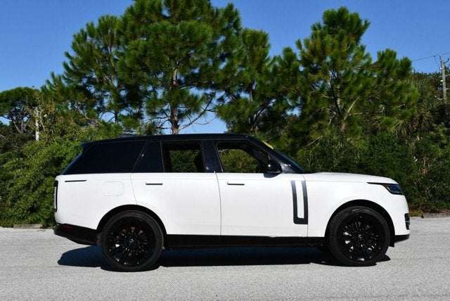 2023 Land Rover Range Rover P530 SE SWB SUV W/Shadow Exterior Pack