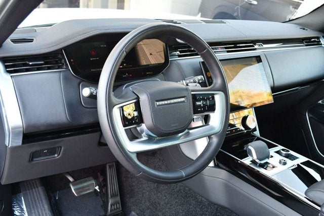 2023 Land Rover Range Rover P530 SE SWB SUV W/Shadow Exterior Pack