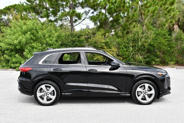 2025 Audi Q5 Prestige 2.0 TFSI quattro W/20" Wheel Package