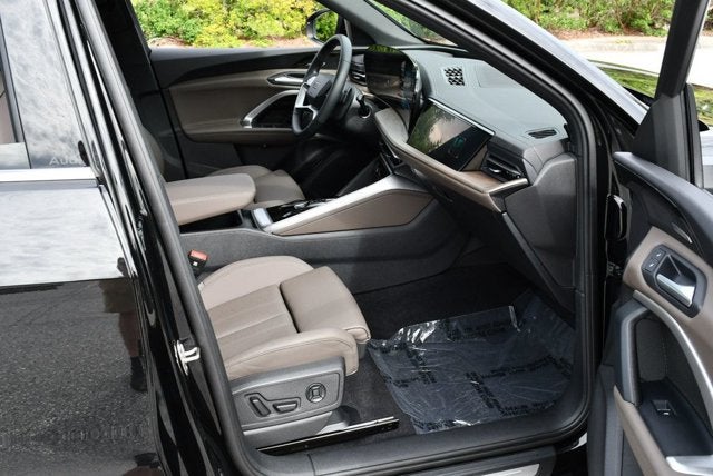 2025 Audi Q5 Prestige 2.0 TFSI quattro W/20" Wheel Package