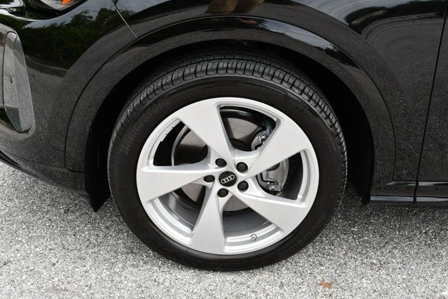 2025 Audi Q5 Prestige 2.0 TFSI quattro W/20" Wheel Package
