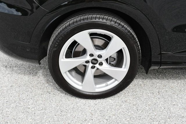 2025 Audi Q5 Prestige 2.0 TFSI quattro W/20" Wheel Package