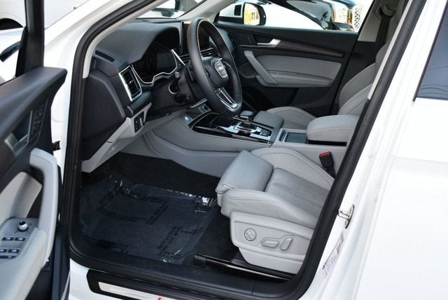 2021 Audi Q5 Premium Plus 55 TFSI e quattro W/Navigation & Warm Weather Pkg