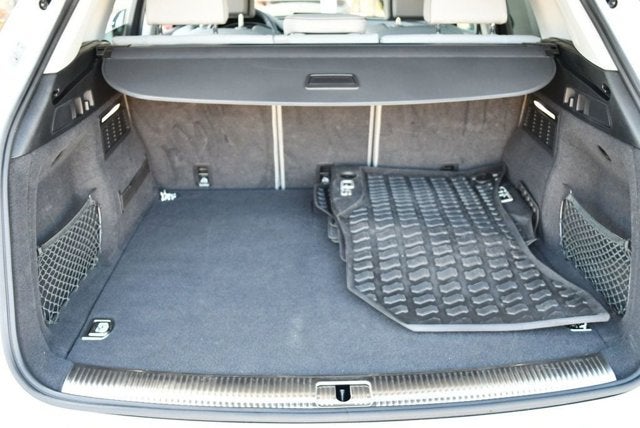 2021 Audi Q5 Premium Plus 55 TFSI e quattro W/Navigation & Warm Weather Pkg